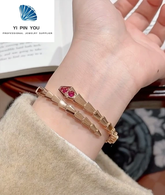 High Quality High-end S925 Exquisite, Elegant, Luxurious and Atmospheric Zircon Bracelet - Commemorative Gift
High Quality High-end S925 Exquisite, Elegant, Luxurious and Atmospheric Zircon Bracelet - Commemorative Gift