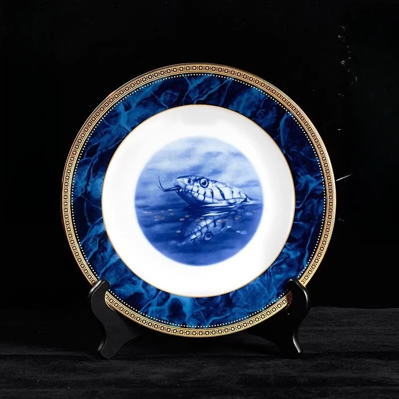 Jewelry year plate commemorative plate on the dining table
Jewelry year plate commemorative plate on the dining table
