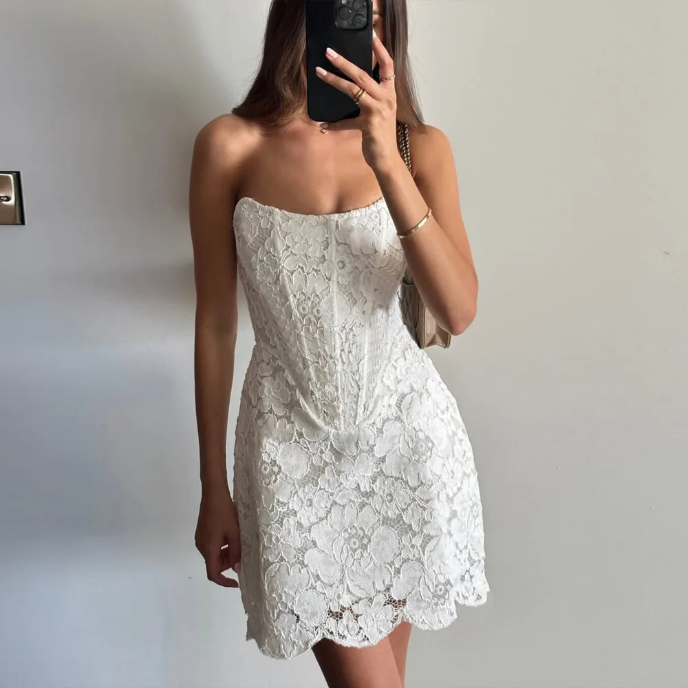 Blifanbo Sexy Lace Patchwork Strapless Mini Dress Women White Flower Ruched Sleeveless Backless Fashion Slim Club Party Dress
Blifanbo Sexy Lace Patchwork Strapless Mini Dress Women White Flower Ruched Sleeveless Backless Fashion Slim Club Party Dress