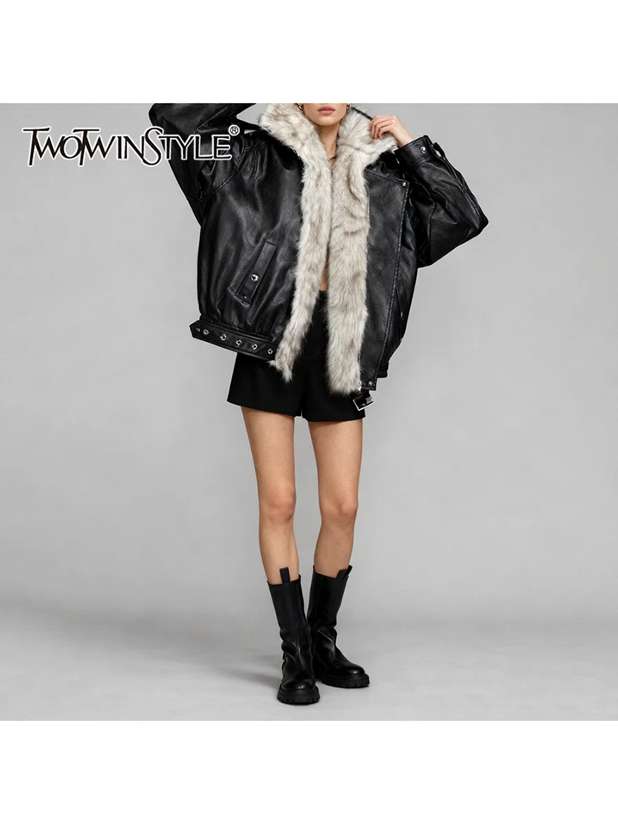 TWOTWINSTYLE однотонные свободные сращенные пояса модные кожаные куртки для женщин с лацканами и длинными рукавами в стиле пэчворк с меховой подкладкой женская новинка
TWOTWINSTYLE однотонные свободные сращенные пояса модные кожаные куртки для женщин с лацканами и длинными рукавами в стиле пэчворк с меховой подкладкой женская новинка