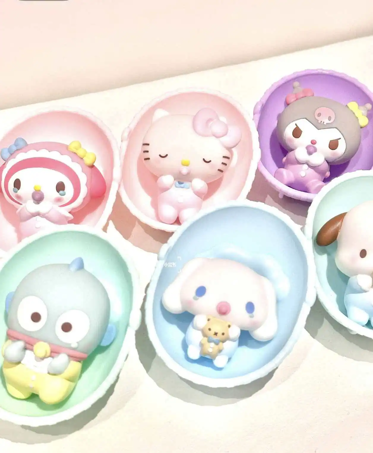 New Product In Stock Swaddling Clothes Blind Box Design Food Toy Kulomi Meileti Kt Cat Cute Desktop Decoration Surprise Gift
New Product In Stock Swaddling Clothes Blind Box Design Food Toy Kulomi Meileti Kt Cat Cute Desktop Decoration Surprise Gift