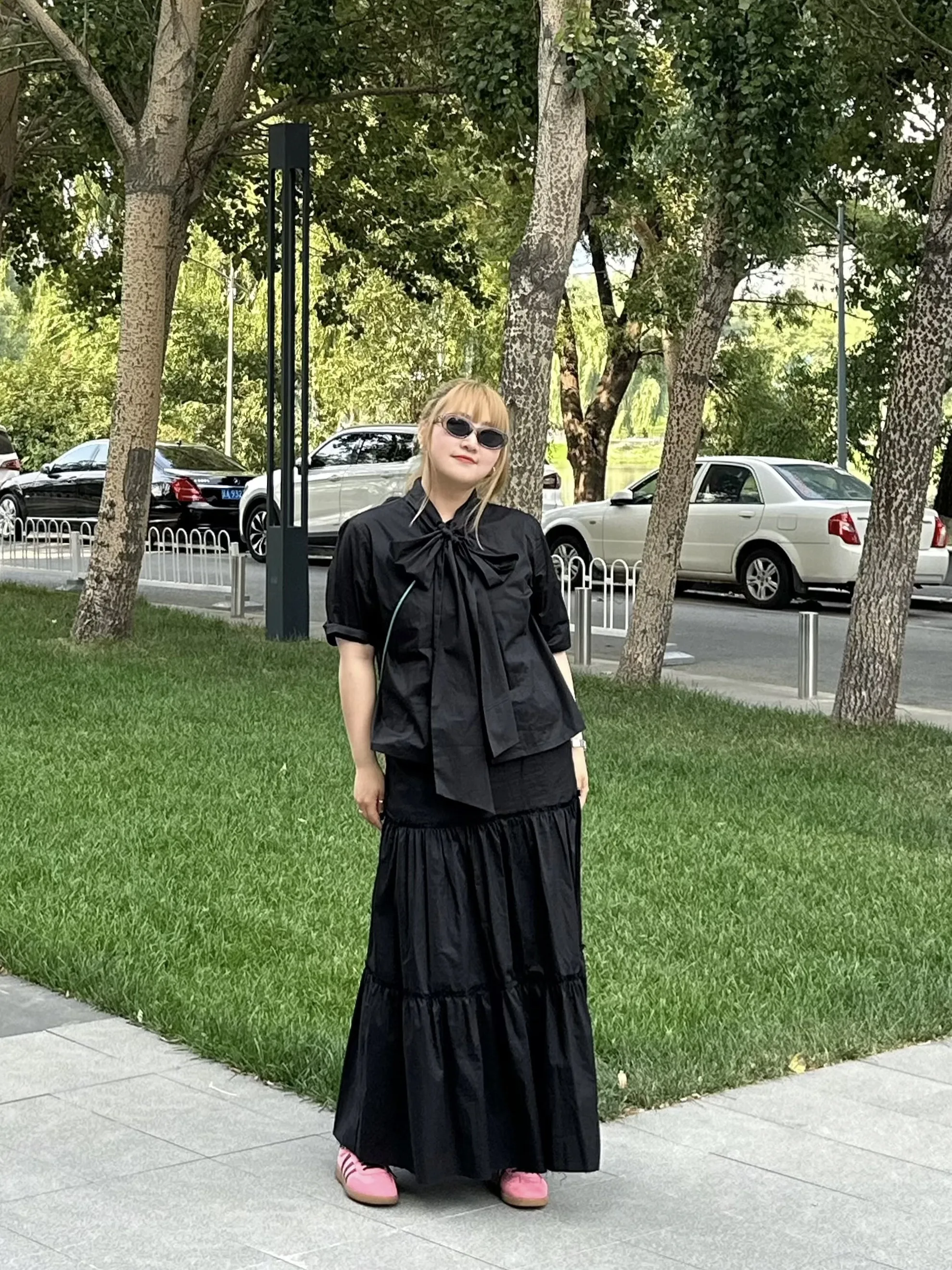 Комплект для похудения больших размеров из чистого хлопка с бантом: топ или блузка + плиссированная длинная юбка-трапеция в стиле «торт», модный и милый
Комплект для похудения больших размеров из чистого хлопка с бантом: топ или блузка + плиссированная длинная юбка-трапеция в стиле «торт», модный и милый