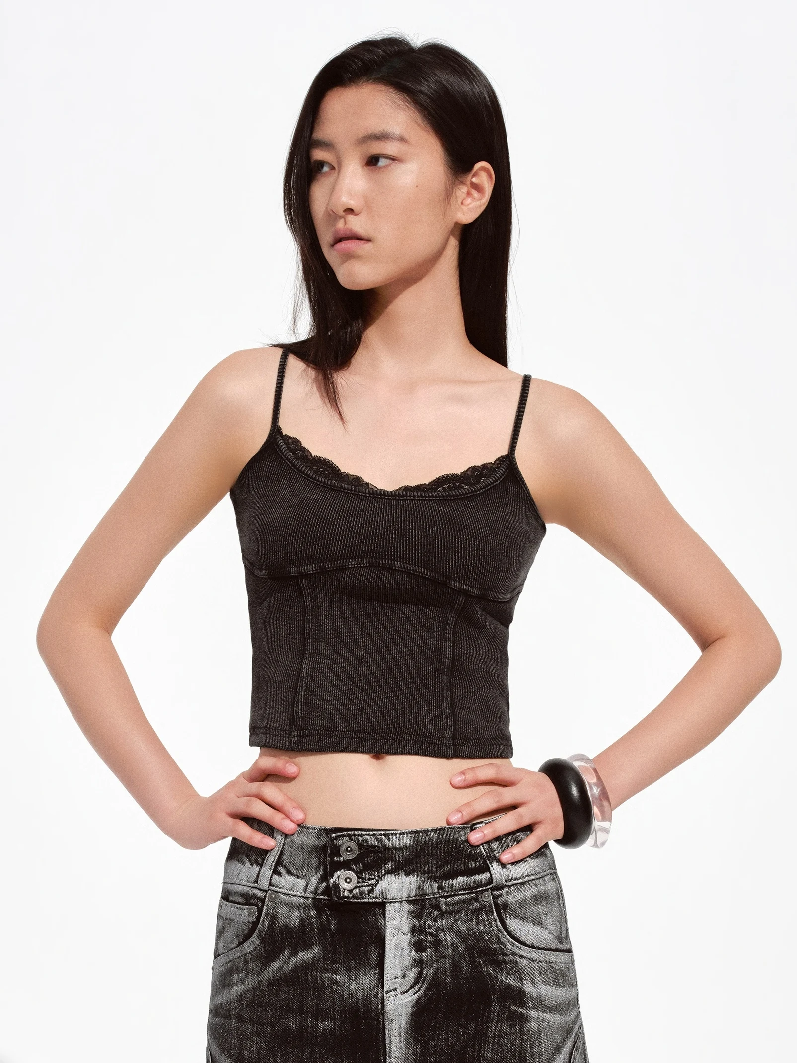 Original IFIKNOW Denim Lace Trim Camisole Tank Top Women's Slim Fit Cotton Blend Short H-Shape Vest Inner Wear U-Neck Design
Original IFIKNOW Denim Lace Trim Camisole Tank Top Women's Slim Fit Cotton Blend Short H-Shape Vest Inner Wear U-Neck Design