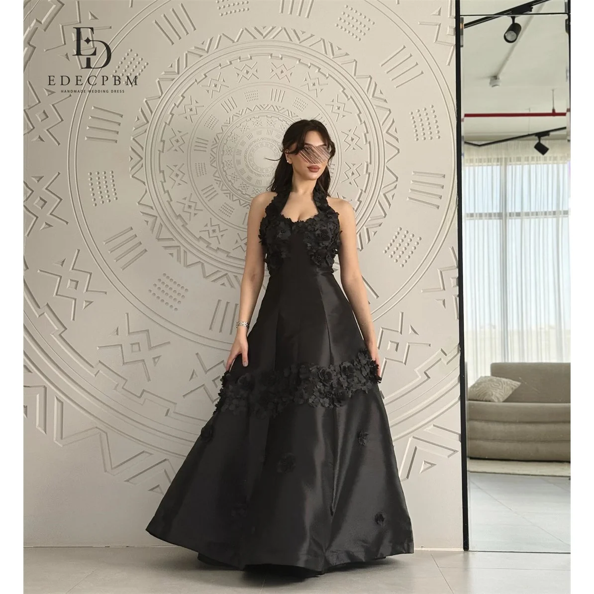 EDECPBM Satin Halter Black Ball Gown Evening Dress 2026 Prom Dress Ladies Custom Made Flowers Customized Robes de Soirée
EDECPBM Satin Halter Black Ball Gown Evening Dress 2026 Prom Dress Ladies Custom Made Flowers Customized Robes de Soirée