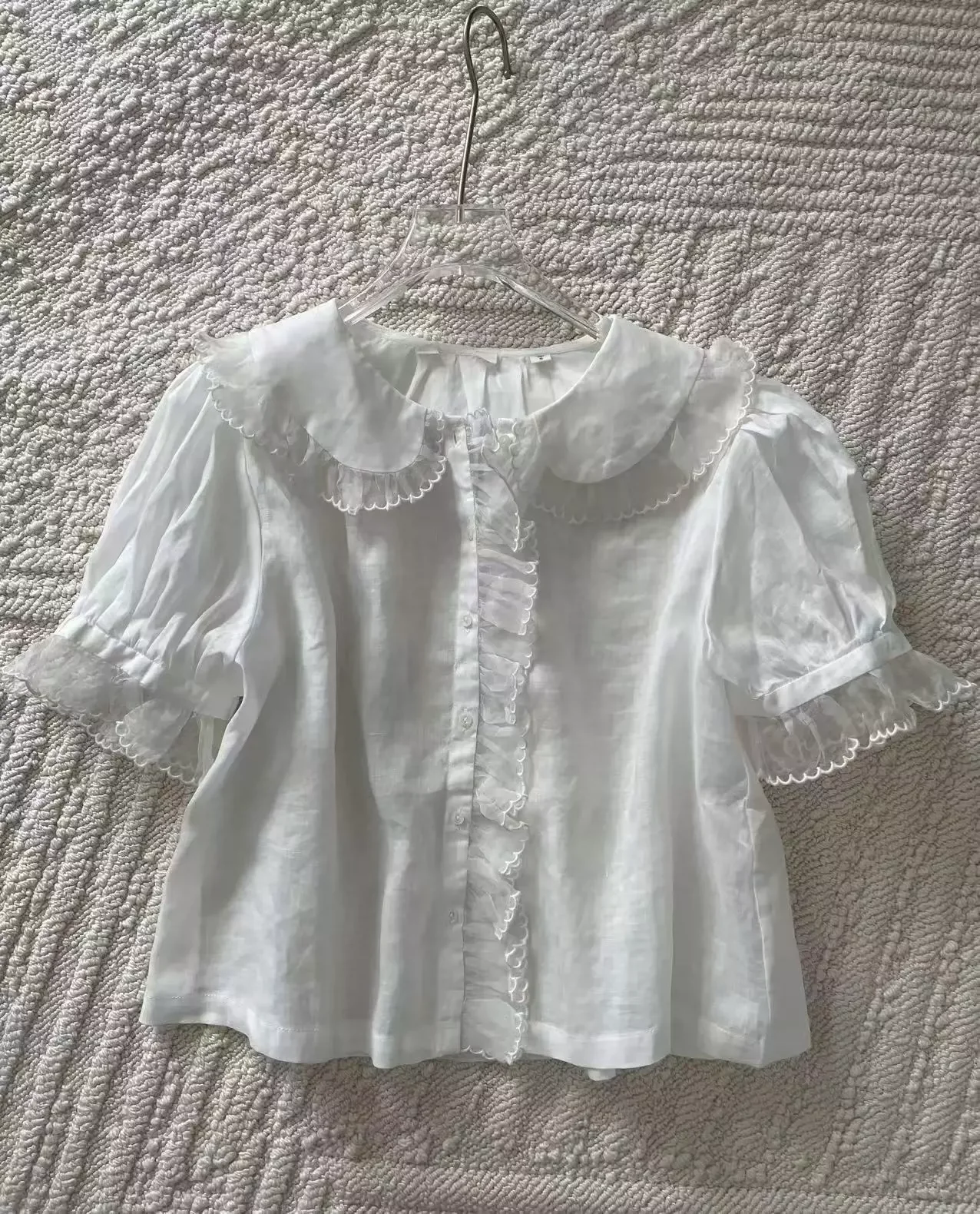 Ruffled Stitching Women White Blouse Top 100% Ramie Single Breasted Peter Pan Collar Short Sleeve Casual Female Shirt
Ruffled Stitching Women White Blouse Top 100% Ramie Single Breasted Peter Pan Collar Short Sleeve Casual Female Shirt