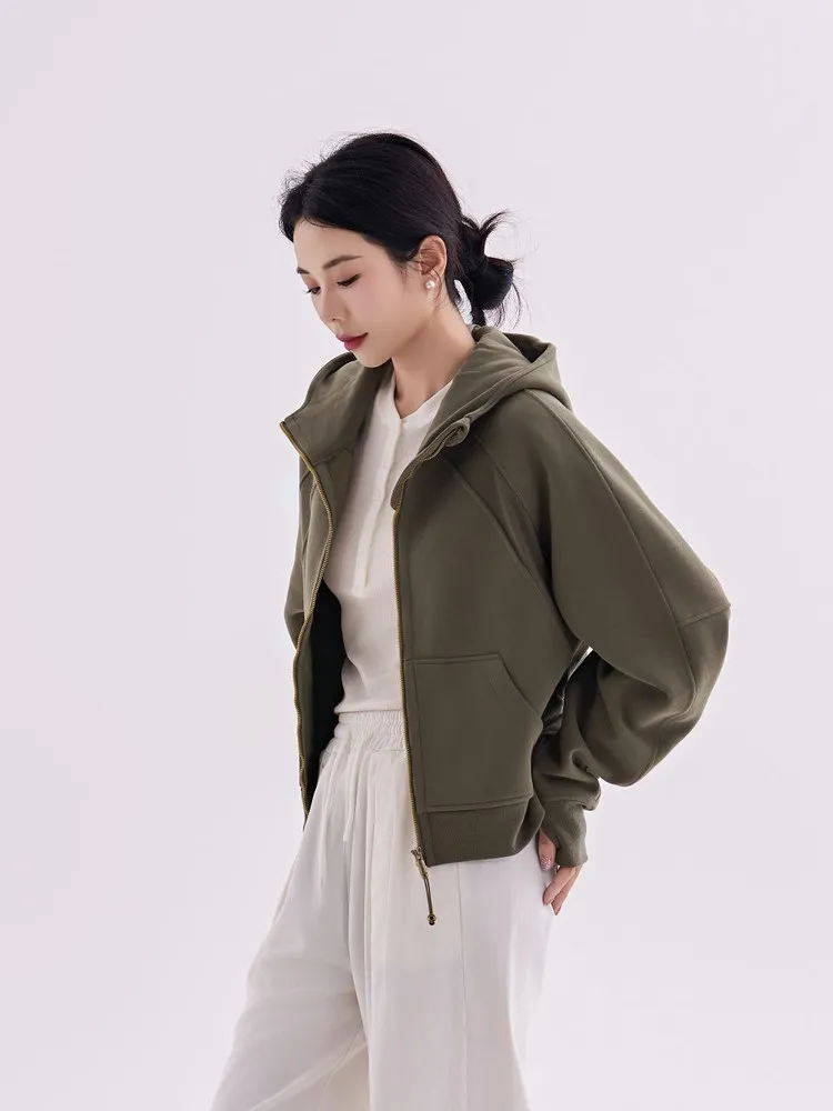 Женская толстовка с капюшоном большого размера Jaet, повседневная молния Fce, длина, удобная посадка, повседневная одежда из смеси хлопка и полиэстера
Женская толстовка с капюшоном большого размера Jaet, повседневная молния Fce, длина, удобная посадка, повседневная одежда из смеси хлопка и полиэстера