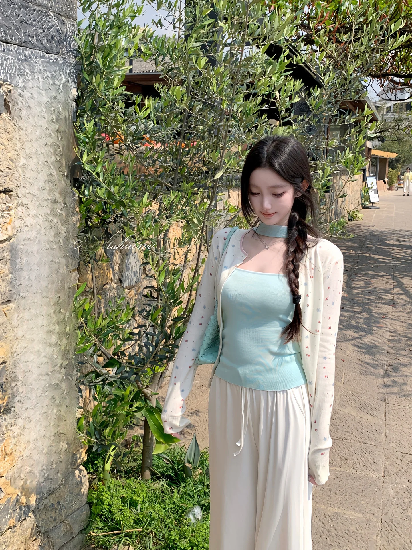 Женский вязаный шерстяной кардиган в нежном стиле, персикового цвета, с принтом, свободный крой, на раннюю весну, повседневный, в корейском стиле, с длинными рукавами
Женский вязаный шерстяной кардиган в нежном стиле, персикового цвета, с принтом, свободный крой, на раннюю весну, повседневный, в корейском стиле, с длинными рукавами