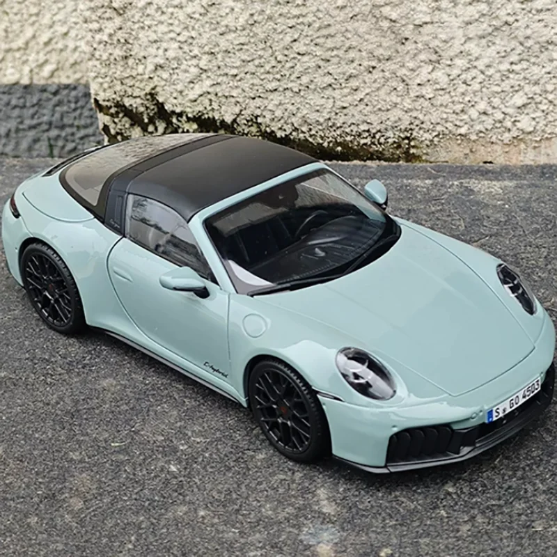 Maisto 1:18 Scale 911 Targa 4 GTS Alloy Car Model Simulation Toy desktop Collection Gift Static Display
Maisto 1:18 Scale 911 Targa 4 GTS Alloy Car Model Simulation Toy desktop Collection Gift Static Display