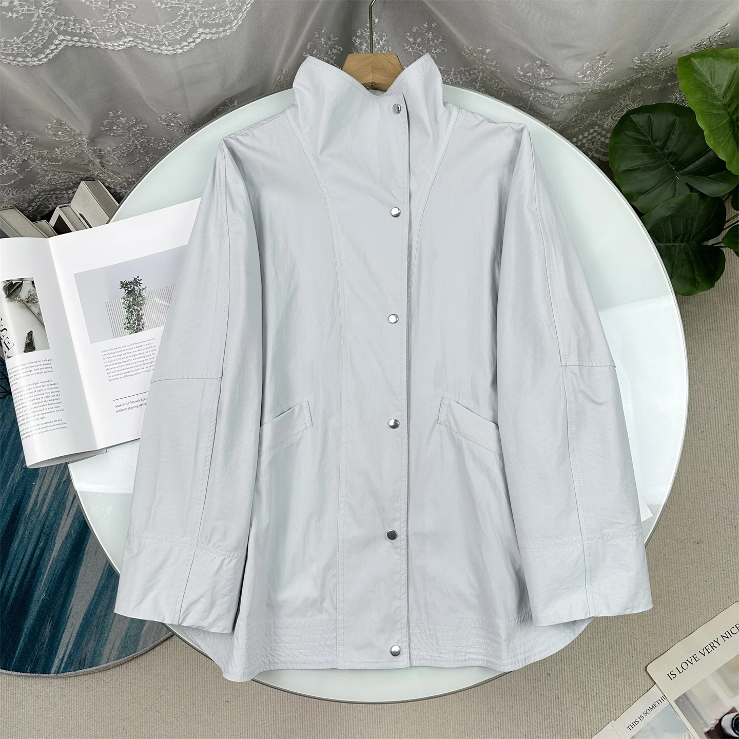 Heavyweight Great Batwing Sleeve Stand Collar Silhouette Design Mid-Length Women's Spring New Style Coat Jacket Outerwear
Heavyweight Great Batwing Sleeve Stand Collar Silhouette Design Mid-Length Women's Spring New Style Coat Jacket Outerwear