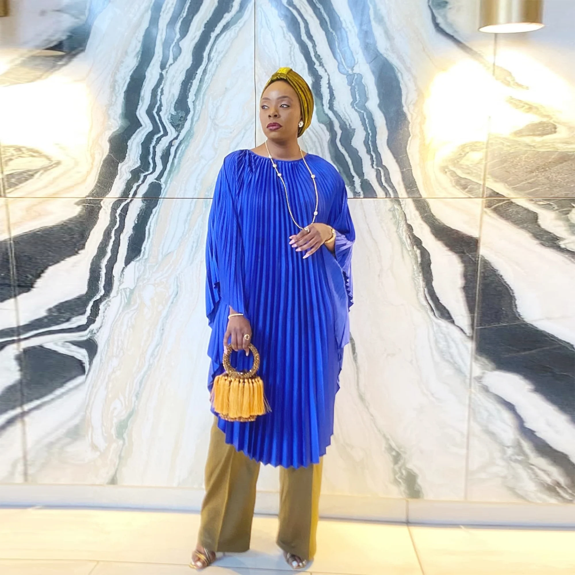 Royal Blue Pleated Chiffon Women Dress O Neck Long Sleeves A Line Evening Gowns Tea Length Formal Wear Party Dress
Royal Blue Pleated Chiffon Women Dress O Neck Long Sleeves A Line Evening Gowns Tea Length Formal Wear Party Dress