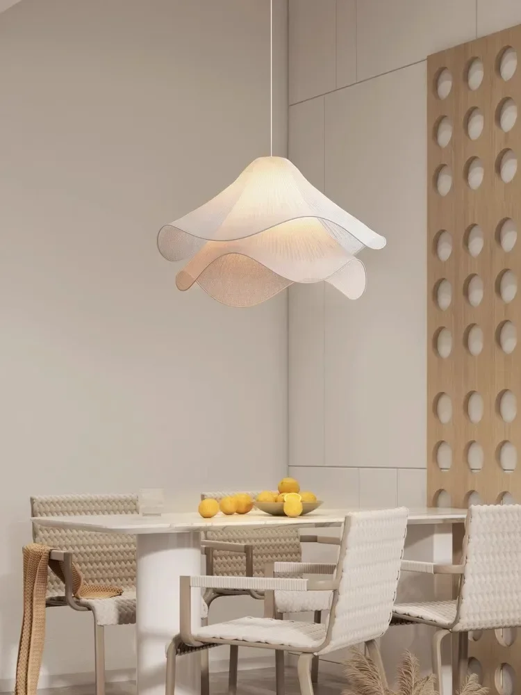 French luxury cream style pendant light fabric lamp Nordic home decoration LED pendant light balcony attic lighting fixture
French luxury cream style pendant light fabric lamp Nordic home decoration LED pendant light balcony attic lighting fixture