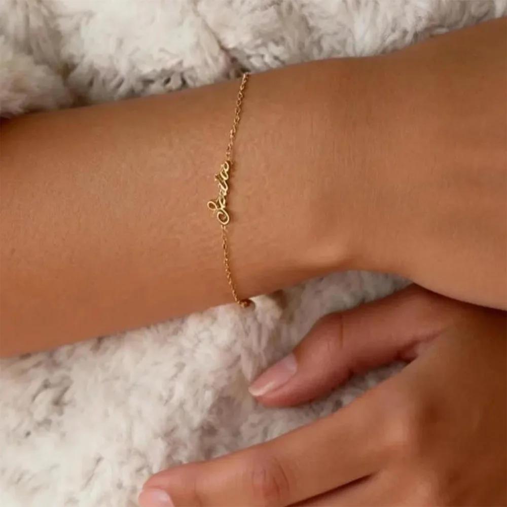 Fashion personalized custom women's jewelry gift personalized name bracelet exquisite mother gift girlfriend birthday gift
Fashion personalized custom women's jewelry gift personalized name bracelet exquisite mother gift girlfriend birthday gift