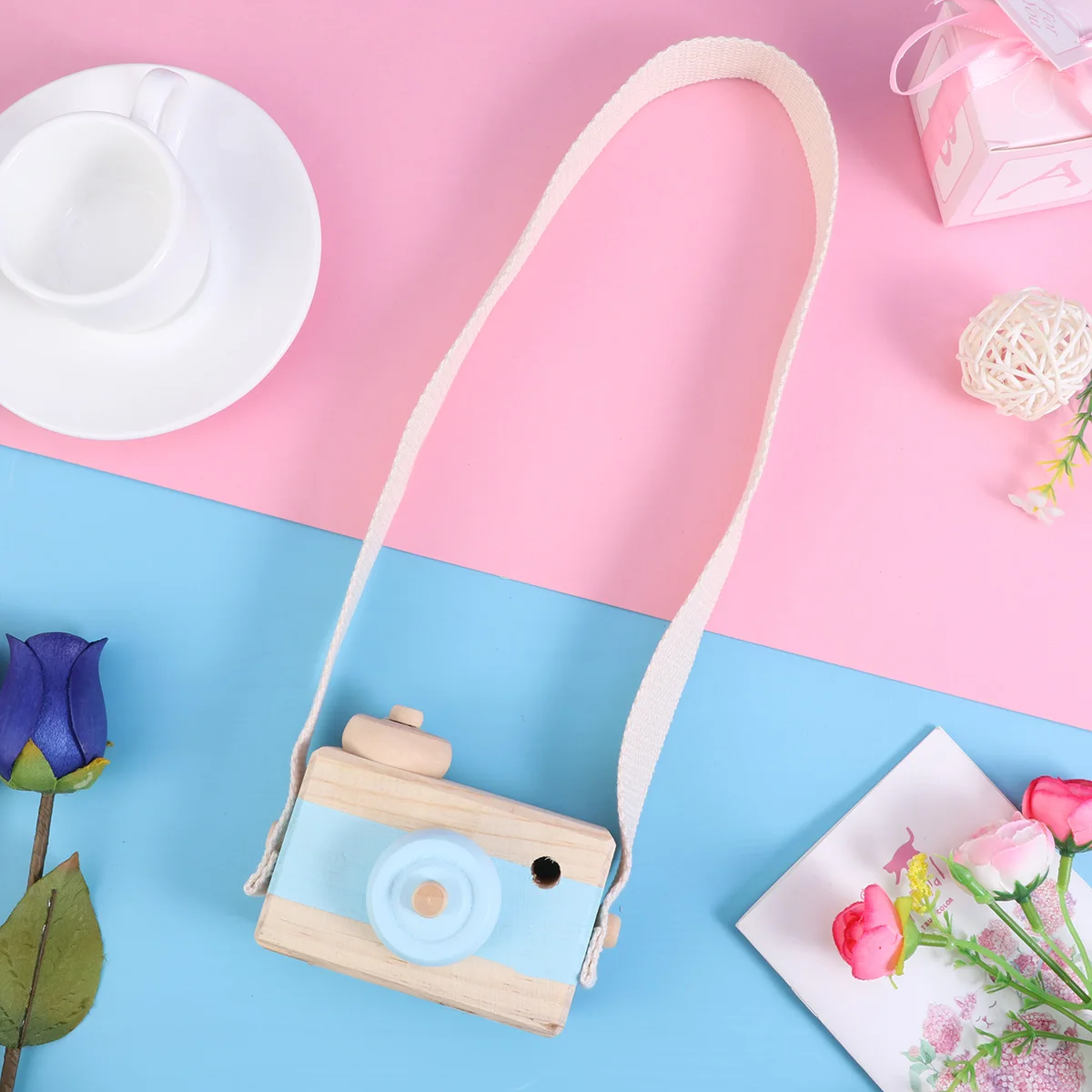 Wooden Mini Camera Toy Kids' Room Hanging Decor Photo Taking Props Birthday Christmas Gift for Children Kids (Blue)
Wooden Mini Camera Toy Kids' Room Hanging Decor Photo Taking Props Birthday Christmas Gift for Children Kids (Blue)