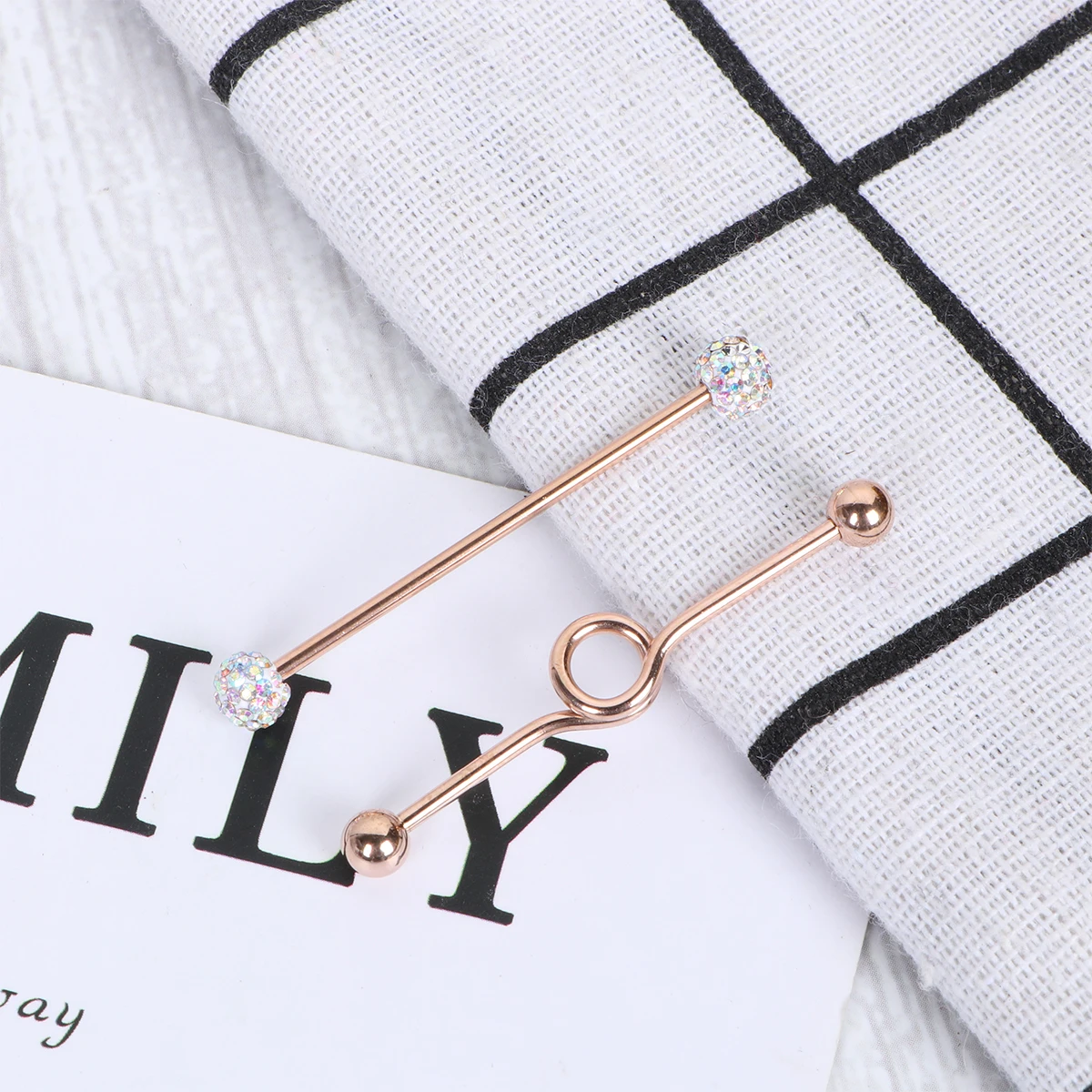 8 Pcs European and American Ear Expansion Screw Set Helix Earrings Barbell Jewelry
8 Pcs European and American Ear Expansion Screw Set Helix Earrings Barbell Jewelry