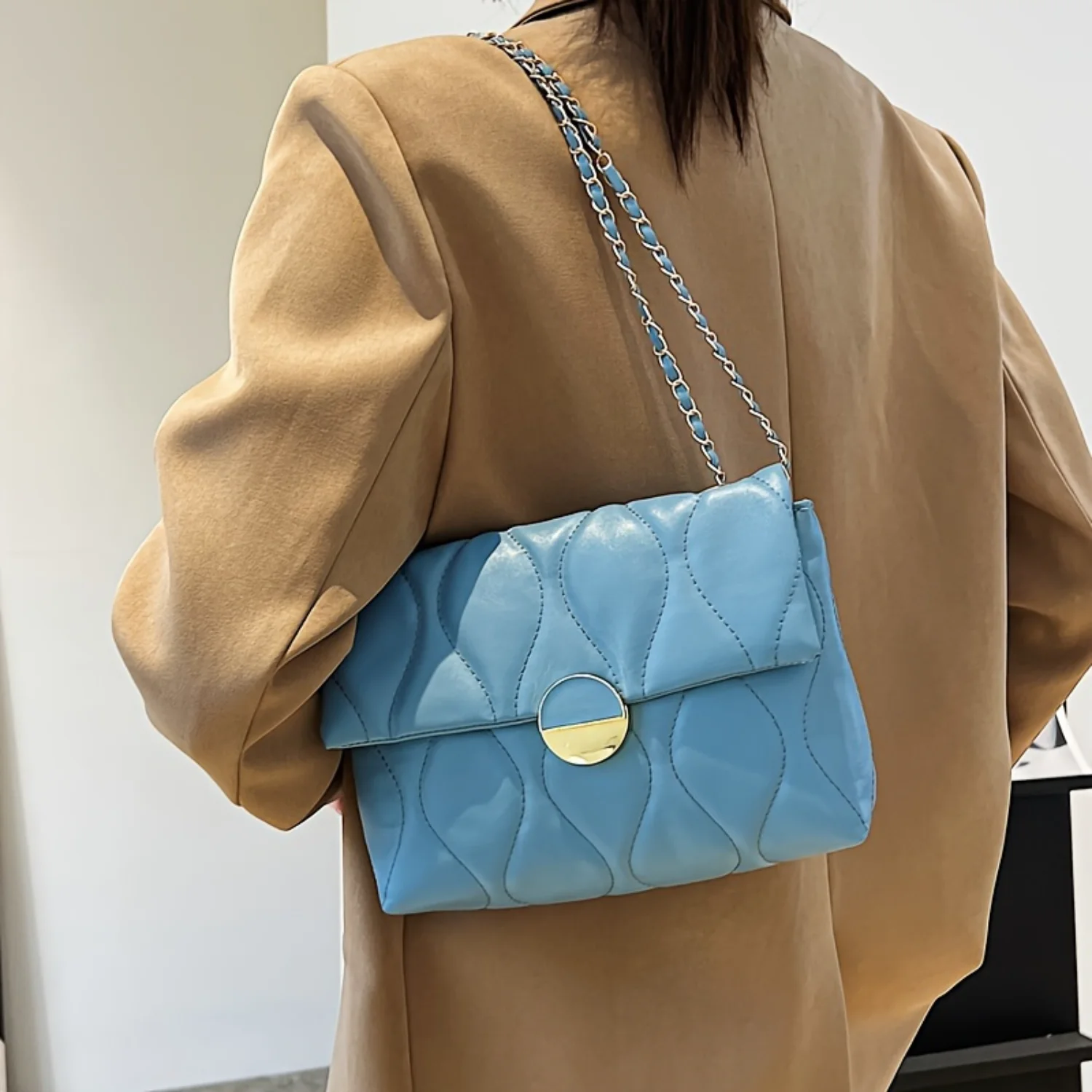 Geometric Pattern Square Shoulder Chain Bag, Solid Color Textured Flap Underarm Bag For Women Makeup bags Foldable travel bag
Geometric Pattern Square Shoulder Chain Bag, Solid Color Textured Flap Underarm Bag For Women Makeup bags Foldable travel bag