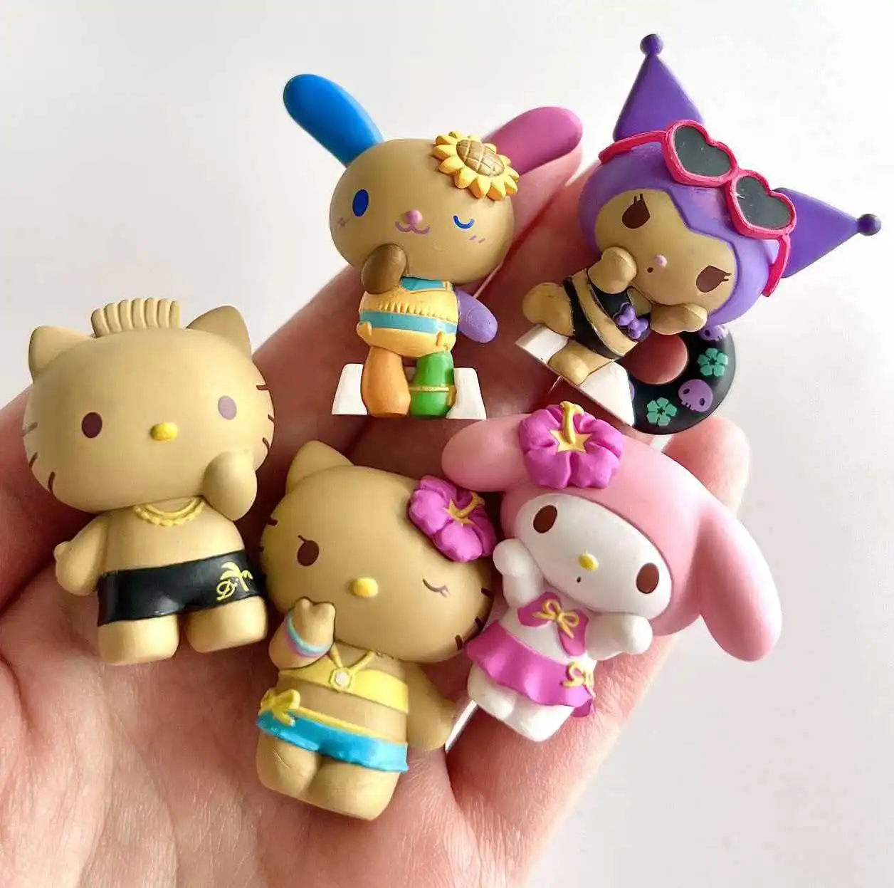 New In Stock Summer Vacation Blind Box Black Leather Kuromi Kt Cat Flower Little Rabbit Beach Play Style Doll Desktop Ornament
New In Stock Summer Vacation Blind Box Black Leather Kuromi Kt Cat Flower Little Rabbit Beach Play Style Doll Desktop Ornament