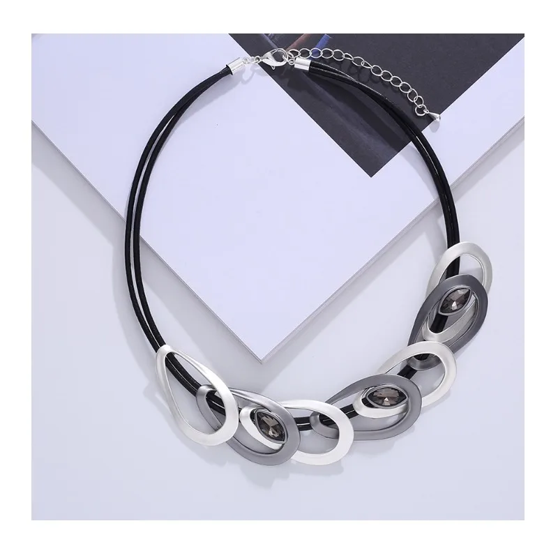Accessories Stylish Atmospheric Gemstones Ladies Premium Clavicle Chain Short Necklace Crystal
Accessories Stylish Atmospheric Gemstones Ladies Premium Clavicle Chain Short Necklace Crystal