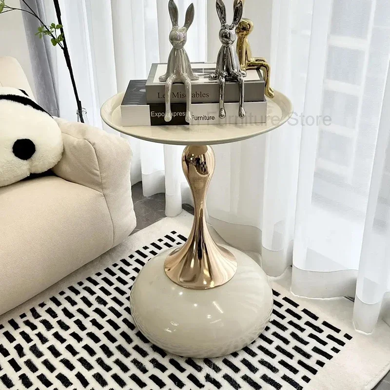 Ornaments Small Luxury Side Table Living Room Aesthetic Balcony Mobile Side Table White Design Mesa Auxiliar Salon Furniture
Ornaments Small Luxury Side Table Living Room Aesthetic Balcony Mobile Side Table White Design Mesa Auxiliar Salon Furniture