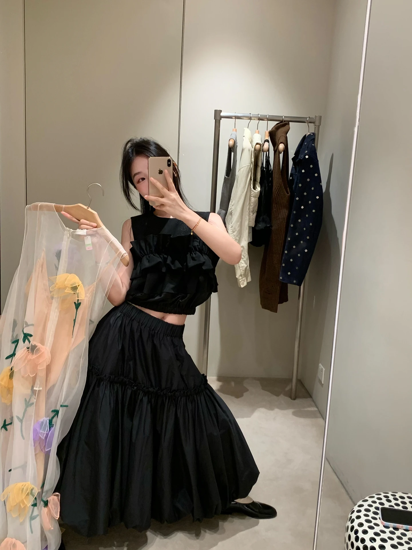 Slimming Splice Gored Vest Short Sleeve Elastic Waist Quantity Sense Flower Bud Skirt Two Piece Set Commute Style Summer Fashion
Slimming Splice Gored Vest Short Sleeve Elastic Waist Quantity Sense Flower Bud Skirt Two Piece Set Commute Style Summer Fashion