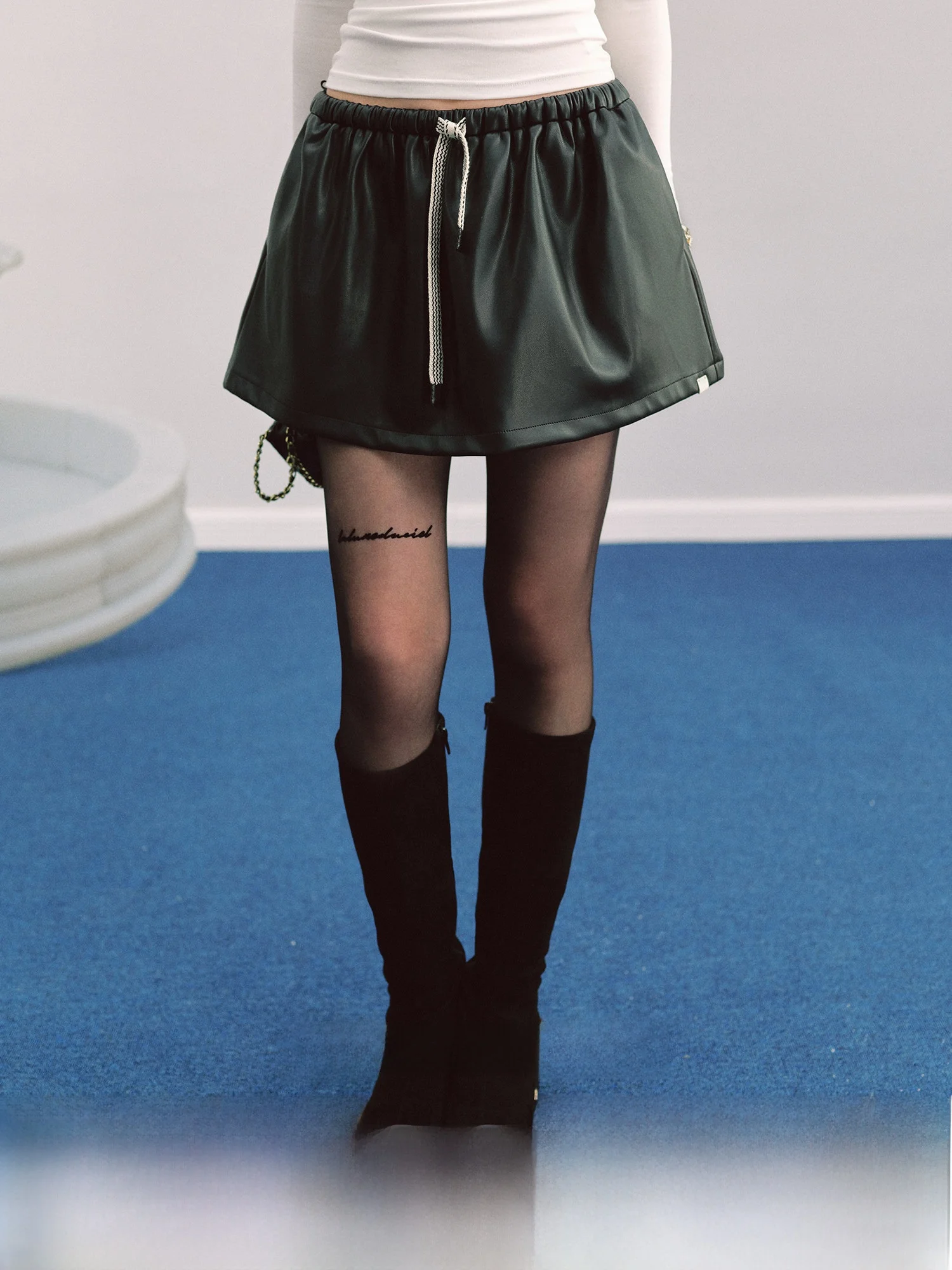 LaluneDuCiel Gentle Agel Vintage Sweet All-Match Straight Cut Skirt Women Winter Casual Loose ort Skirt
LaluneDuCiel Gentle Agel Vintage Sweet All-Match Straight Cut Skirt Women Winter Casual Loose ort Skirt