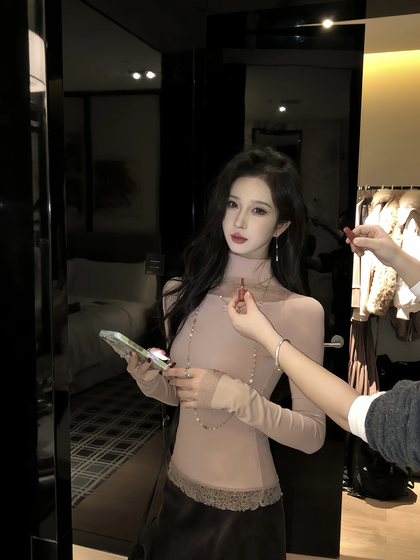 Женский трикотажный топ с высоким воротом и кружевными вставками, облегающий, осенне-зимняя новинка, базовая футболка для ношения под одеждой
Женский трикотажный топ с высоким воротом и кружевными вставками, облегающий, осенне-зимняя новинка, базовая футболка для ношения под одеждой