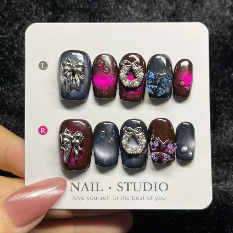 10PCS Dark Blue Purple Cat Eye Handmade Press on Nails Metallic Silver Bowknot with Pearl Decor Short Square Fake Nails Wearable 
10PCS Dark Blue Purple Cat Eye Handmade Press on Nails Metallic Silver Bowknot with Pearl Decor Short Square Fake Nails Wearable