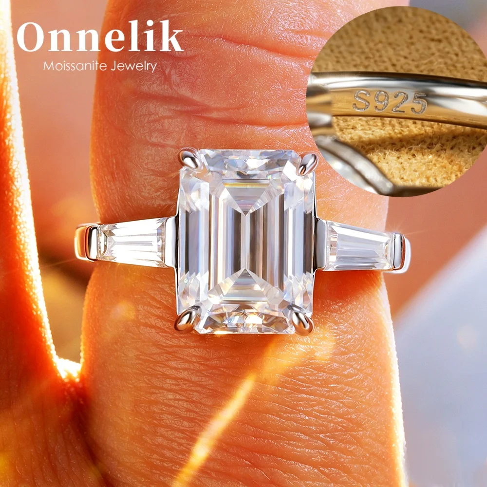Onnelik 4.5CT 8x11mm Emerald Cut Moissanite Diamond Ring 100% S925 Sterling Silver Sparkling Three Stone Wedding Band Jewelry
Onnelik 4.5CT 8x11mm Emerald Cut Moissanite Diamond Ring 100% S925 Sterling Silver Sparkling Three Stone Wedding Band Jewelry
