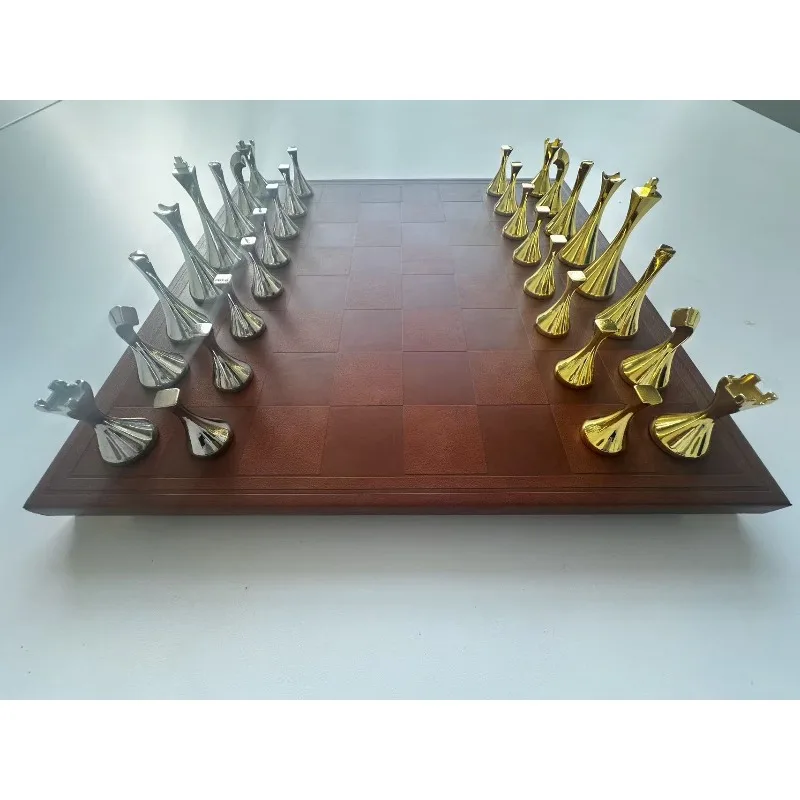 Large Size Modern Chess Set Premium Leather Chess Board Luxury Abstract Alloy Chess Pieces Art Decor Entertainment Gift
Large Size Modern Chess Set Premium Leather Chess Board Luxury Abstract Alloy Chess Pieces Art Decor Entertainment Gift