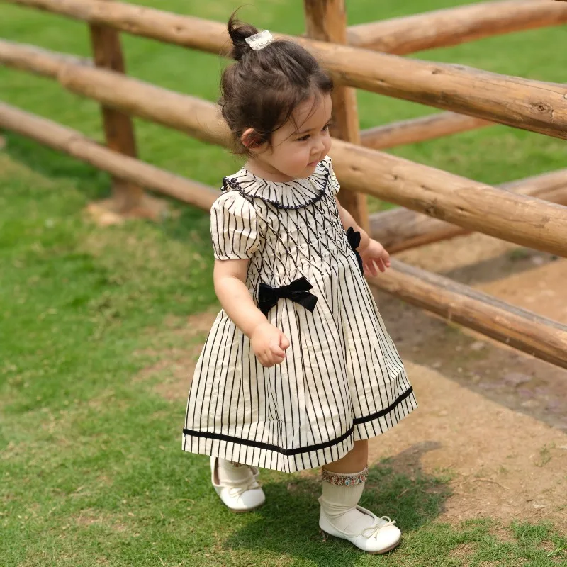 Girls' handmade drawstring dress, striped short sleeved daily dress, pure cotton, summer fashion British
Girls' handmade drawstring dress, striped short sleeved daily dress, pure cotton, summer fashion British