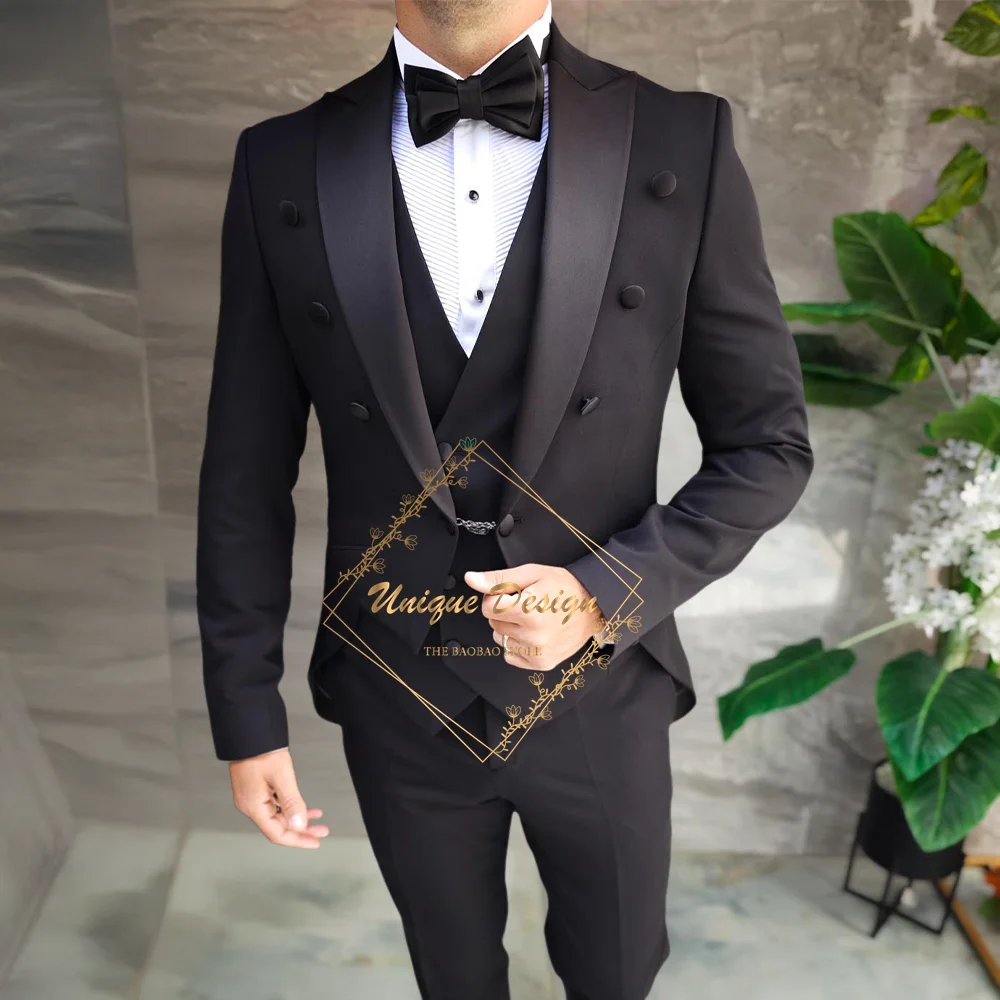 Classy Men's Black Tailcoat 3pcs Satin Peak Lapel Blazer Vest Pants Tailored Suit for Wedding Groom Graduation Prom Party Attire
Classy Men's Black Tailcoat 3pcs Satin Peak Lapel Blazer Vest Pants Tailored Suit for Wedding Groom Graduation Prom Party Attire