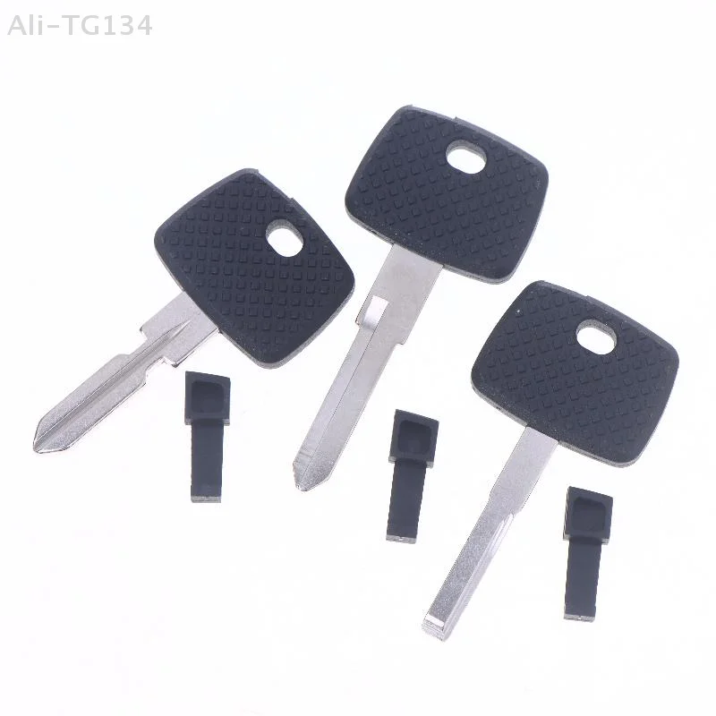 1 шт. для Mercedes Vito Actros Sprinter, необработанный корпус ключа зажигания с транспондером и лезвием HU39 HU64 YM15
1 шт. для Mercedes Vito Actros Sprinter, необработанный корпус ключа зажигания с транспондером и лезвием HU39 HU64 YM15