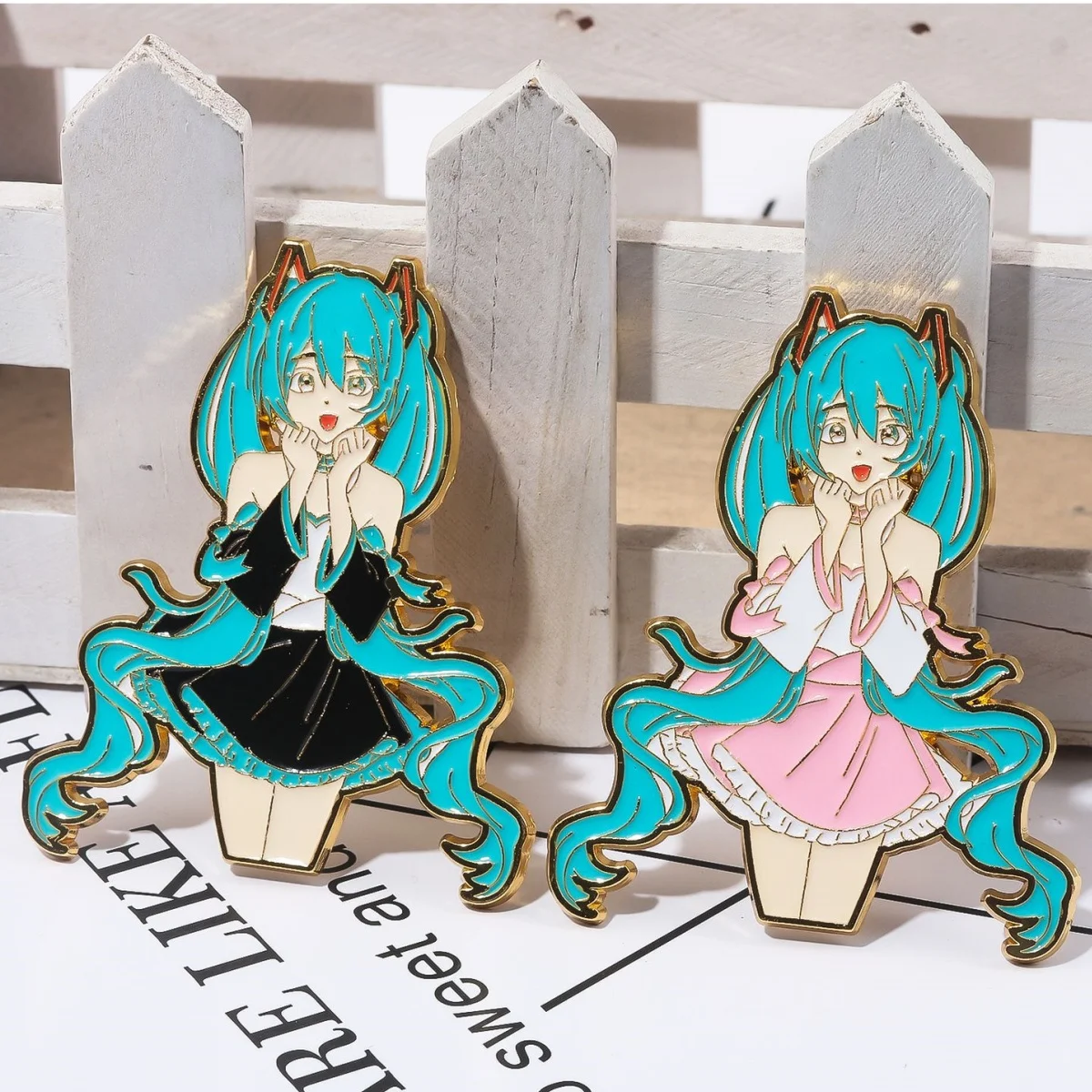 Japanese hatsune miku cute metal brooch 2D sweet girl cos clothing schoolbag accessories badge student children birthday gift
Japanese hatsune miku cute metal brooch 2D sweet girl cos clothing schoolbag accessories badge student children birthday gift