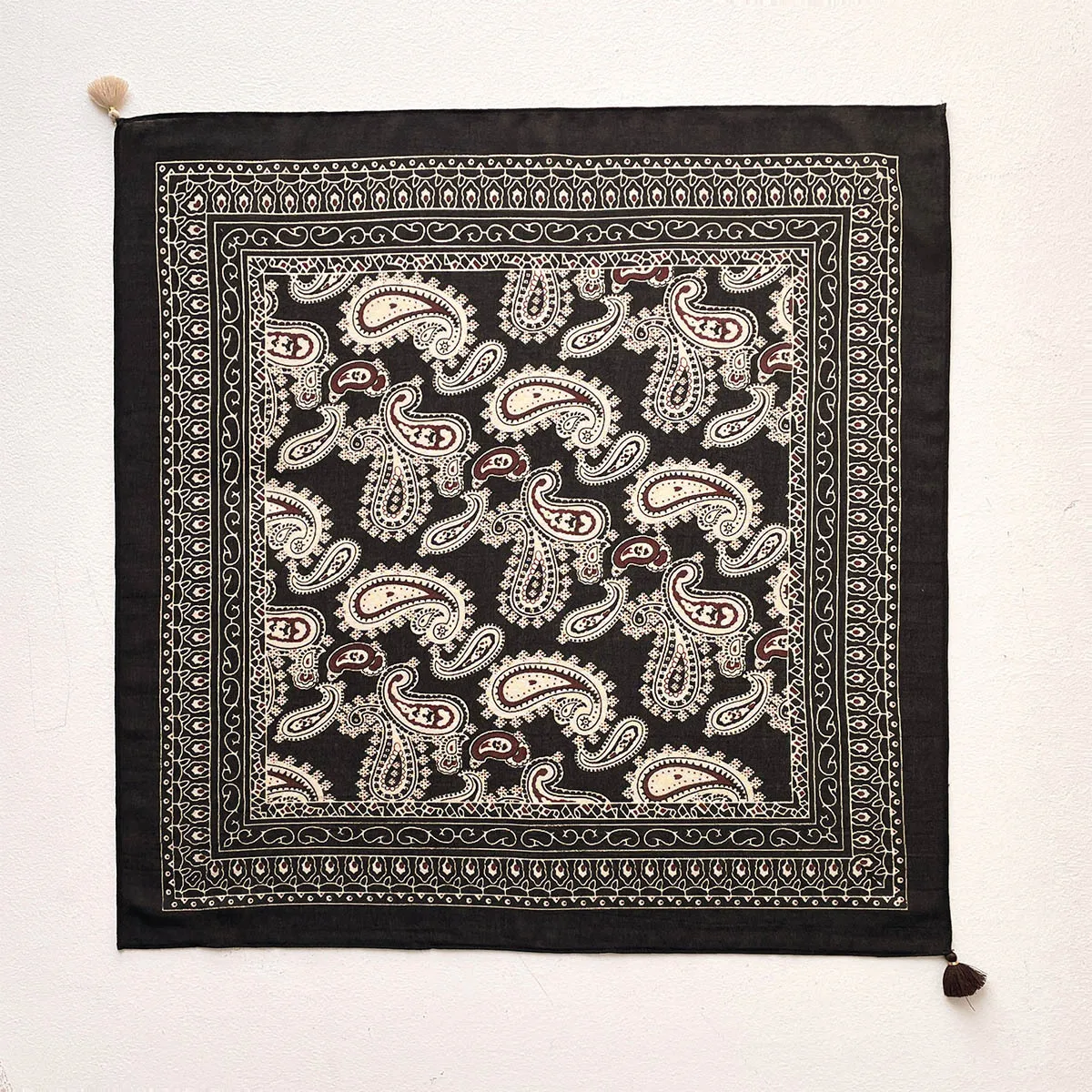 Trendy Satin Silk Scarf Women 60cm Square Vintage Paisley Print Neck Scarf Hijab Bandana Foulard Shawl Wrap for Lady Office Wear
Trendy Satin Silk Scarf Women 60cm Square Vintage Paisley Print Neck Scarf Hijab Bandana Foulard Shawl Wrap for Lady Office Wear