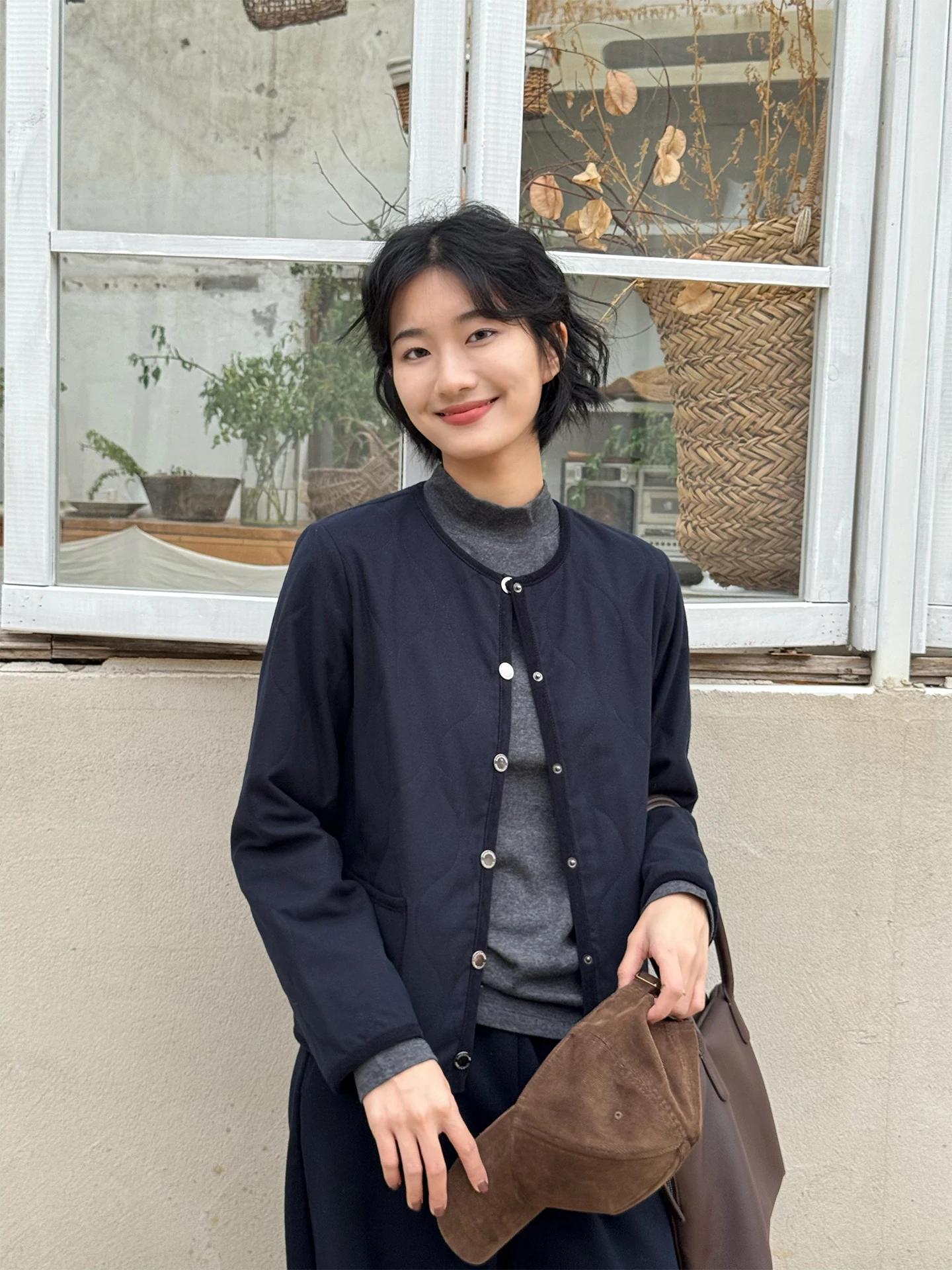 Женское шерстяное пальто Simple Sli из смесовой ткани, весна 2026, новое, в стиле ретро, с цветными вставками, универсальное, для повседневной носки, приталенный крой.
Женское шерстяное пальто Simple Sli из смесовой ткани, весна 2026, новое, в стиле ретро, с цветными вставками, универсальное, для повседневной носки, приталенный крой.