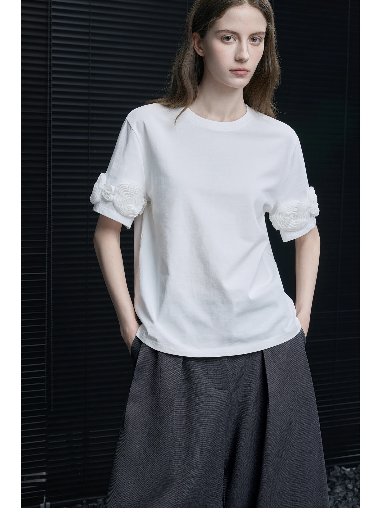 Pure Cotton White round Neck Short Sleeve T-Shirt Women's Unique 3D Flower Design Street Style Loose Fit Spring Summer New Ar...
Pure Cotton White round Neck Short Sleeve T-Shirt Women's Unique 3D Flower Design Street Style Loose Fit Spring Summer New Ar...