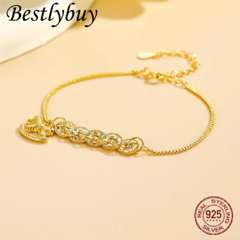 S925 чистое серебро позолоченные пять императорских монет пони браслет с измельченным льдом женский оригинальный дизайн ювелирные изделия подарок подруге
S925 чистое серебро позолоченные пять императорских монет пони браслет с измельченным льдом женский оригинальный дизайн ювелирные изделия подарок подруге