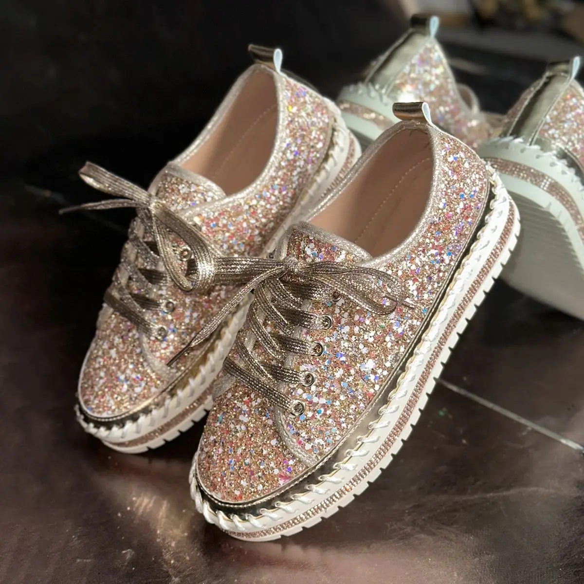 New Ladies Full Rhinestone Lace-up High-top Casual Shoes, High-quality Ladies Enhance Breathable Loafers Women's Shoes
New Ladies Full Rhinestone Lace-up High-top Casual Shoes, High-quality Ladies Enhance Breathable Loafers Women's Shoes