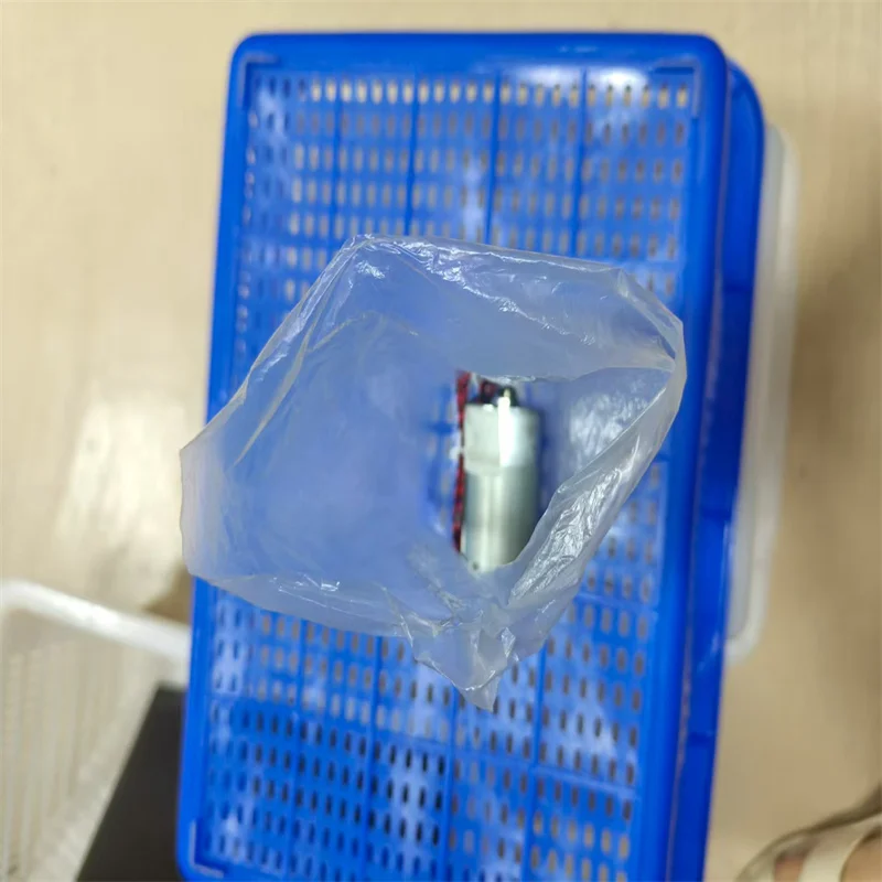 1 шт. двигатель каретки CR для Epson R330 R280 R285 R290 RX595 RX610 R690 RX690 TX650 T50 T59 T60 P50 A50 P60 L800 L801 L805 
1 шт. двигатель каретки CR для Epson R330 R280 R285 R290 RX595 RX610 R690 RX690 TX650 T50 T59 T60 P50 A50 P60 L800 L801 L805