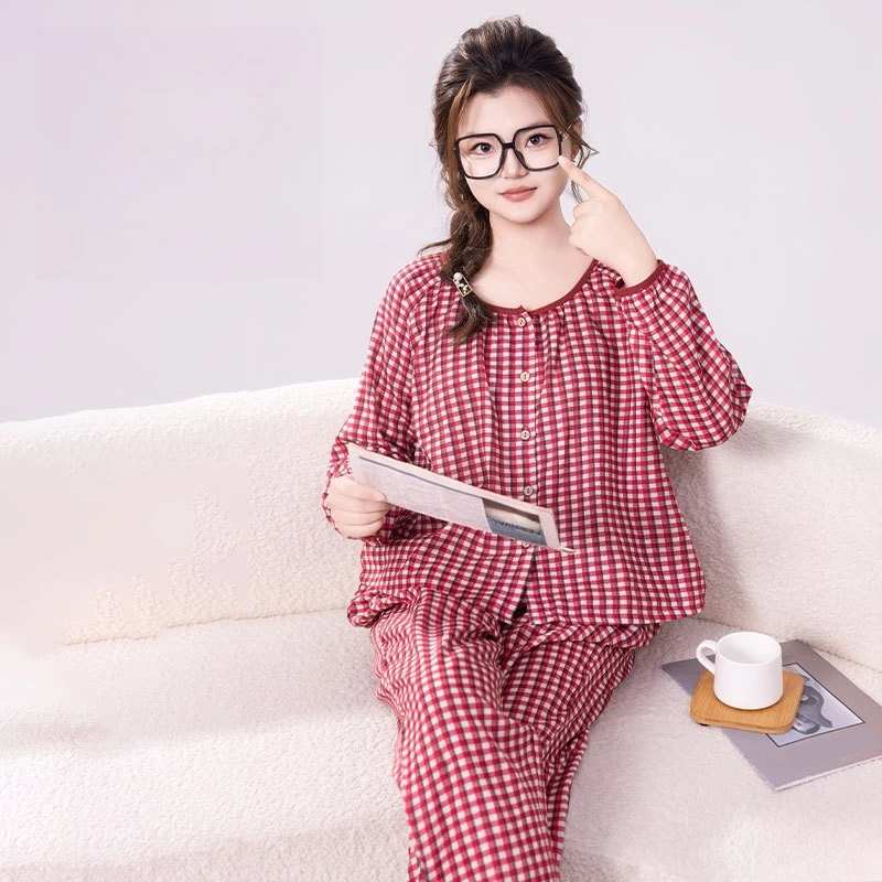 Женский пижамный комплект из 100% хлопка класса А с узором в клетку, мягкий теплый топ с длинными рукавами на пуговицах и брюки с эластичным поясом для дома и отдыха
Женский пижамный комплект из 100% хлопка класса А с узором в клетку, мягкий теплый топ с длинными рукавами на пуговицах и брюки с эластичным поясом для дома и отдыха