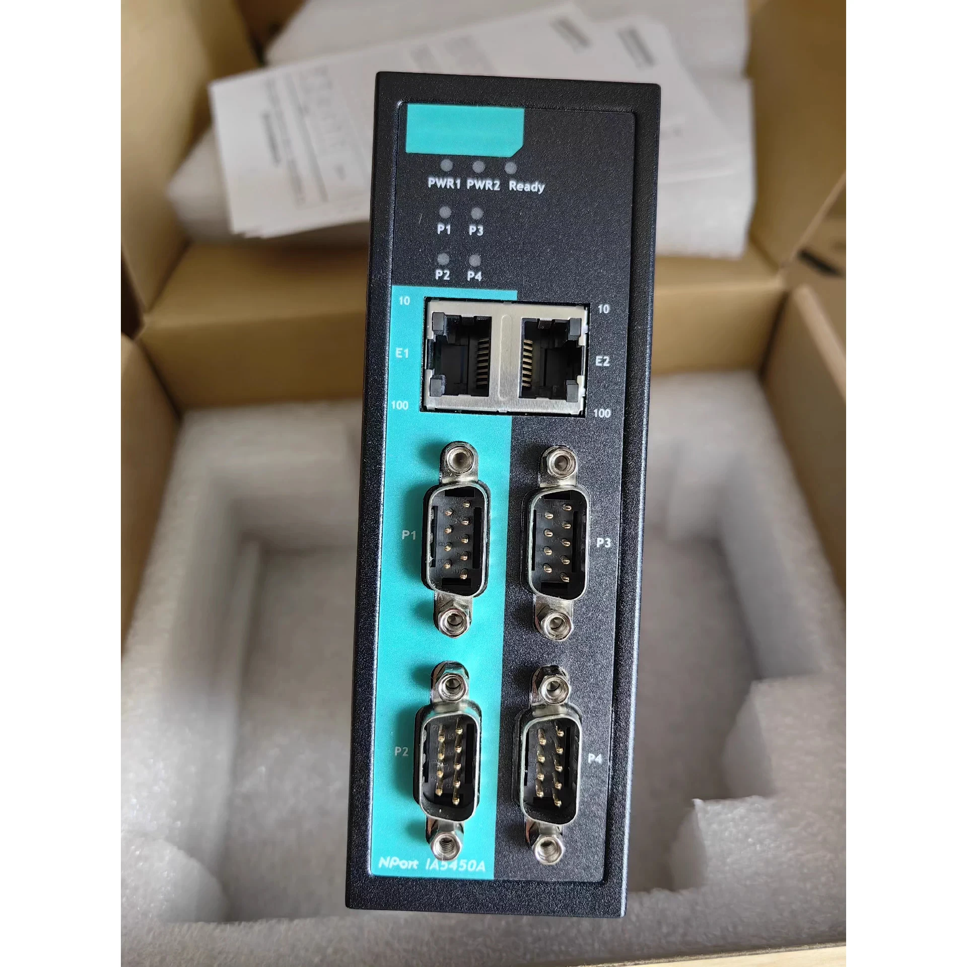 NPort IA5450A industrial automation device server
NPort IA5450A industrial automation device server