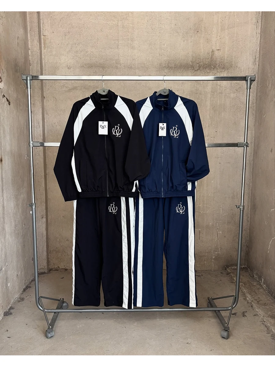 Спортивный костюм Осенний стиль Американский свободный модный принт Лоскутная ветровка Брюки Уличный ретро
Спортивный костюм Осенний стиль Американский свободный модный принт Лоскутная ветровка Брюки Уличный ретро