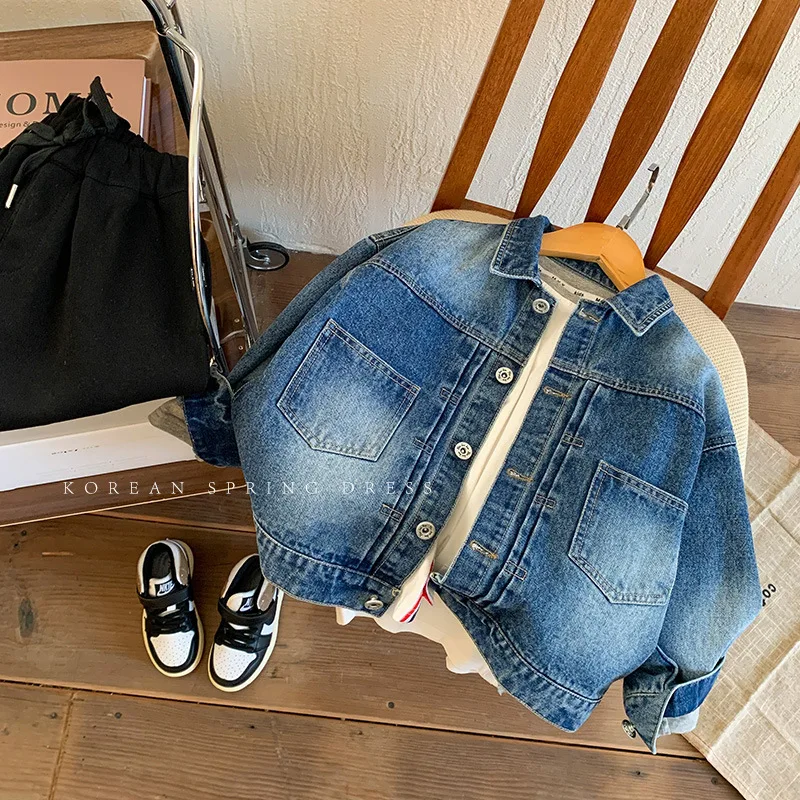 Fashion Blue Denim Patchwork Long Sleeve Baby Jacket Casual Streetwear Pocket Button Long Sleeve Spring Kids Tops Unisex 2023
Fashion Blue Denim Patchwork Long Sleeve Baby Jacket Casual Streetwear Pocket Button Long Sleeve Spring Kids Tops Unisex 2023