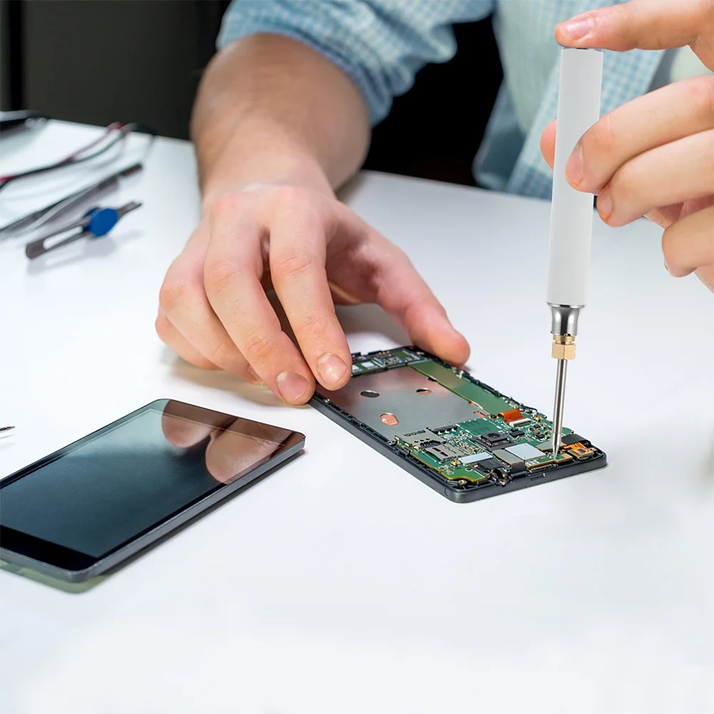 1Set 5V 8W USB Soldering Iron Kit Adjustable Temperature Electric Soldering Tool Fast Heating for Smd DIY Electronics Repair
1Set 5V 8W USB Soldering Iron Kit Adjustable Temperature Electric Soldering Tool Fast Heating for Smd DIY Electronics Repair