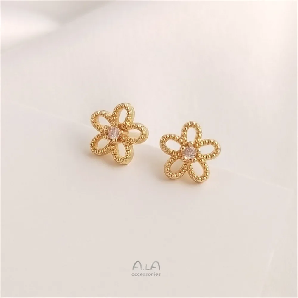 7mm Six Petal Hollow Flower Stud Earrings, 14K Gold Plated Zircon Inlaid Exquisite Ear Pins
7mm Six Petal Hollow Flower Stud Earrings, 14K Gold Plated Zircon Inlaid Exquisite Ear Pins