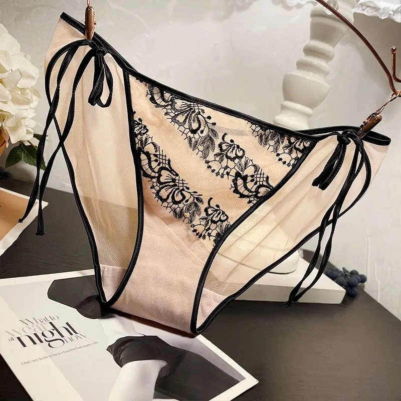 Sweet Lace Embroidery Retro Style Briefs for Girls Breathable and Easy To Untie Network Red High Fork Underwear Women Smooth
Sweet Lace Embroidery Retro Style Briefs for Girls Breathable and Easy To Untie Network Red High Fork Underwear Women Smooth