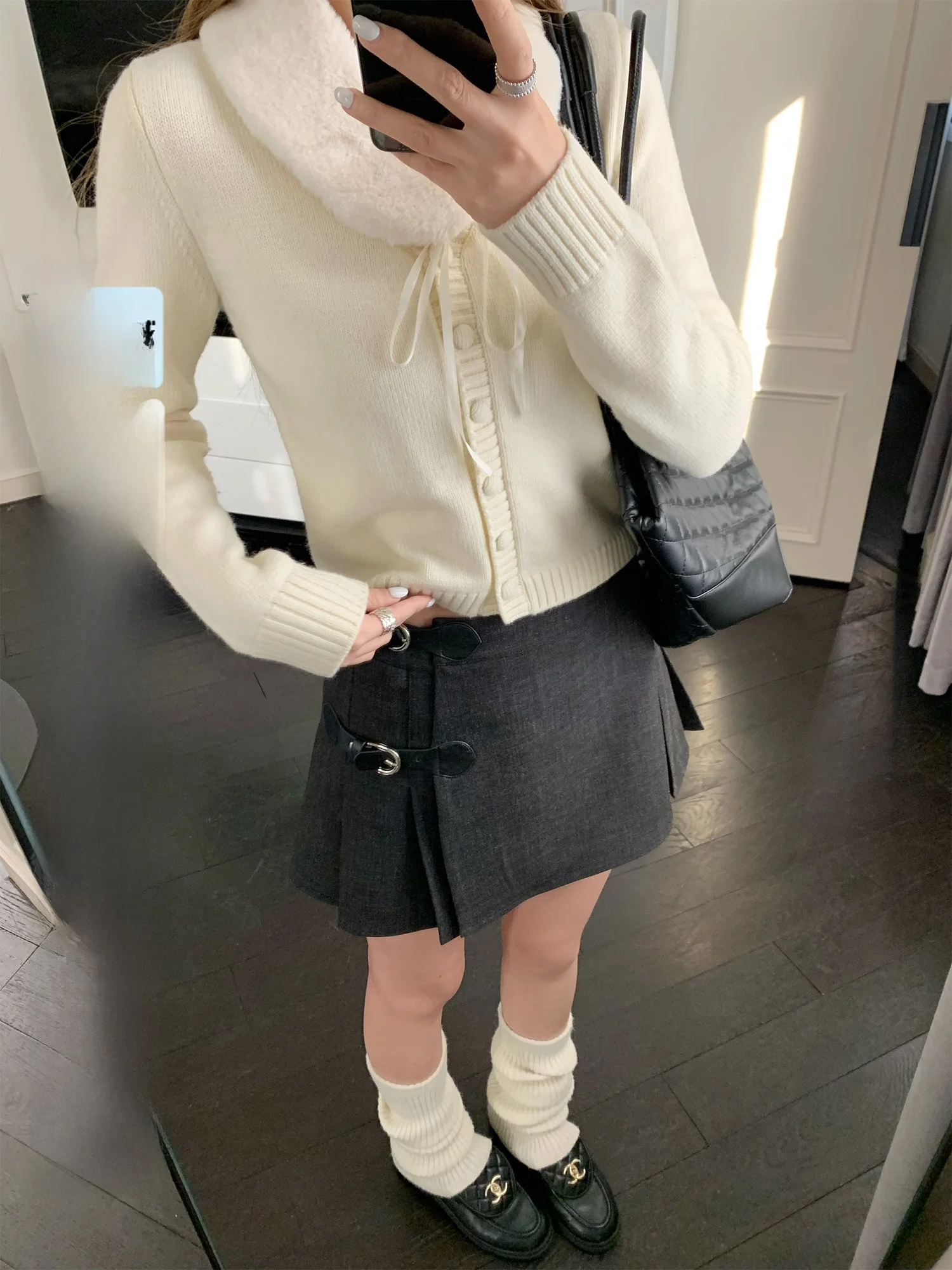 Yuzuqi Sweet Heart Berries White V-Neck Knitted Sweater Coat Women's Spring Autumn Single Button Long Sleeve Versatile Top
Yuzuqi Sweet Heart Berries White V-Neck Knitted Sweater Coat Women's Spring Autumn Single Button Long Sleeve Versatile Top