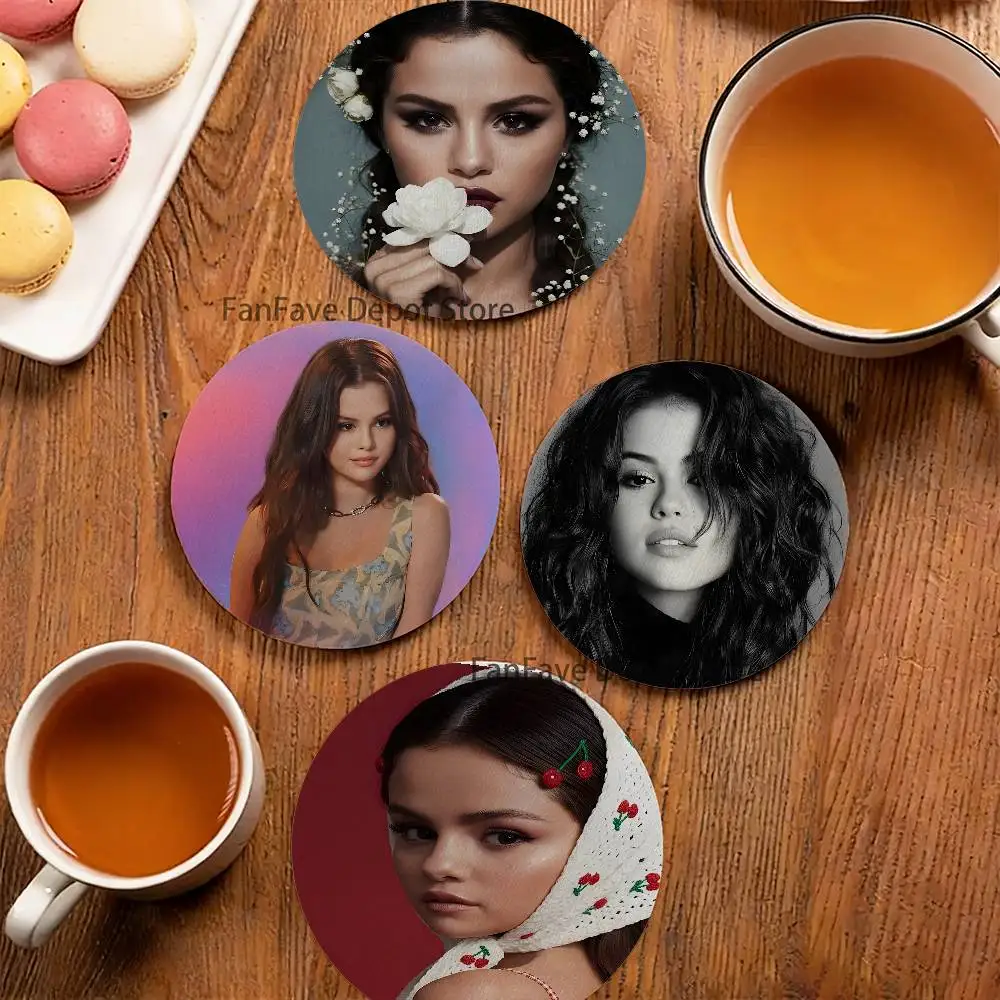 S-SelenaS G-Gomez Cartoon Anime Cute Wooden Coaster Coffee Shop Beverage Shop Family Restaurant Cafe Decoration
S-SelenaS G-Gomez Cartoon Anime Cute Wooden Coaster Coffee Shop Beverage Shop Family Restaurant Cafe Decoration