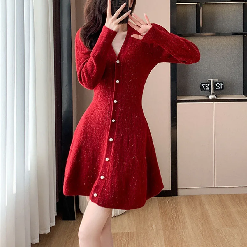 2025 Elegant V-Neck Single-Breasted Slim Knitted Dress Fashion Red Short Party Vestidos Korean Chic Waist Cinched A-Line Dress
2025 Elegant V-Neck Single-Breasted Slim Knitted Dress Fashion Red Short Party Vestidos Korean Chic Waist Cinched A-Line Dress