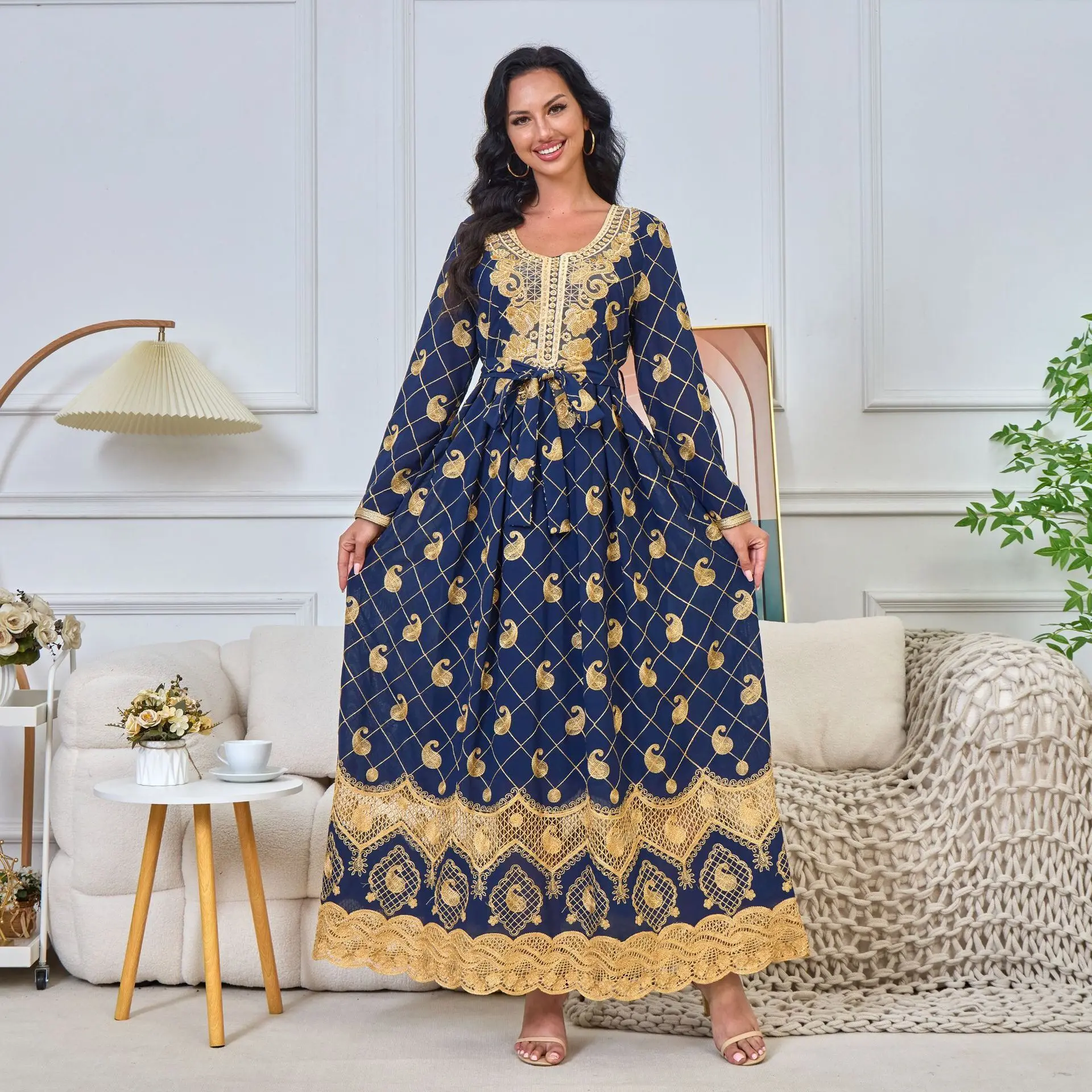 MT180 Gulbang Dubai Robe Вечернее платье с вышивкой и наклейкой Мусульманское вечернее платье
MT180 Gulbang Dubai Robe Вечернее платье с вышивкой и наклейкой Мусульманское вечернее платье