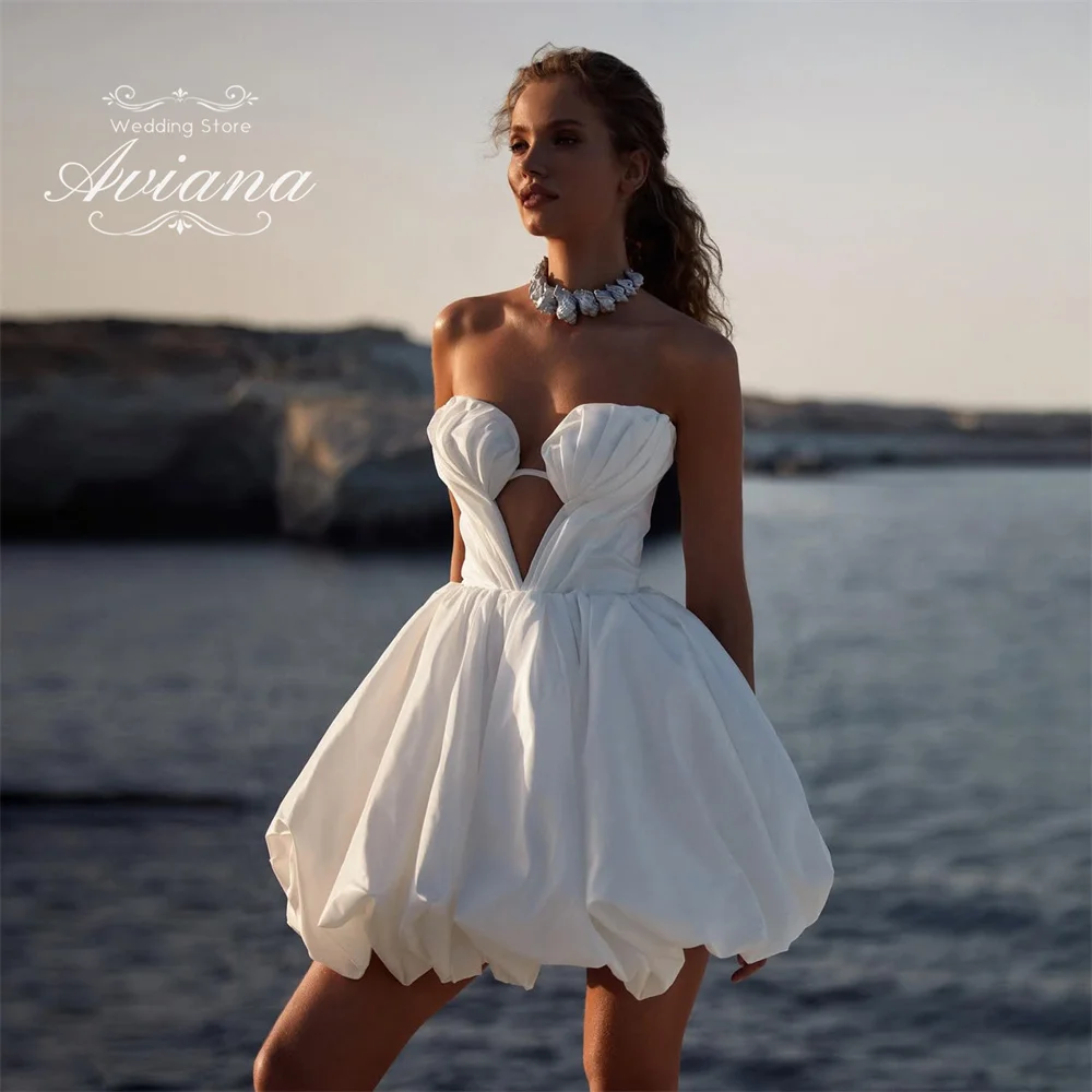 Aviana индивидуальное мини-свадебное платье с глубоким v-образным вырезом в форме сердца без рукавов на шнуровке без рукавов выше колена элегантный дизайн
Aviana индивидуальное мини-свадебное платье с глубоким v-образным вырезом в форме сердца без рукавов на шнуровке без рукавов выше колена элегантный дизайн